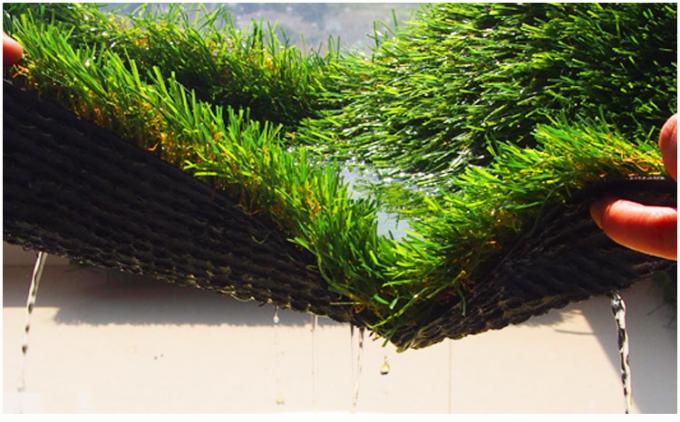 39mm Chemiefasergewebe, das gefälschten Gras-Teppich U landschaftlich gestaltet, formen für Häuser, Yard, das SGS genehmigte
