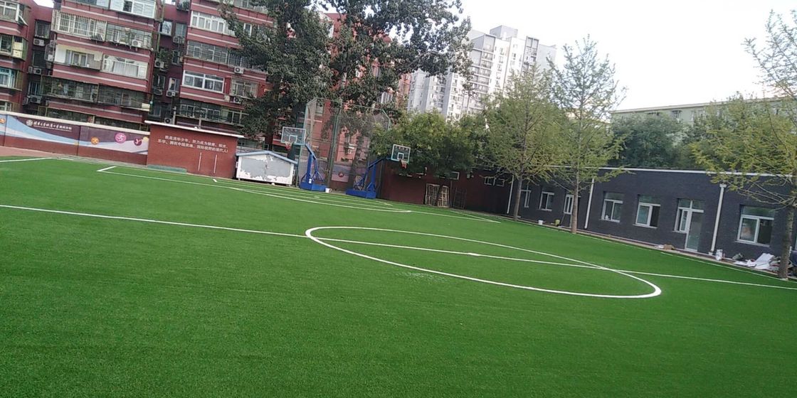Verschleißfestigkeits-Fußball-synthetisches Gras für Spielplatz lang unter Verwendung des Lebens