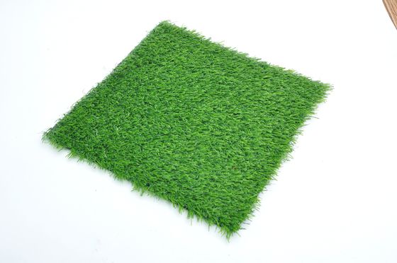 Verschleißfestigkeits-grüne Turnhallen-künstlicher Rasen einfach zu installieren und instandzuhalten