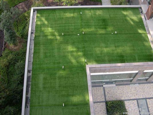 Bereiten Sie weiches künstliches Gras für Gitter-Basis-Gewebe der Dach-Terrassen-pp. auf